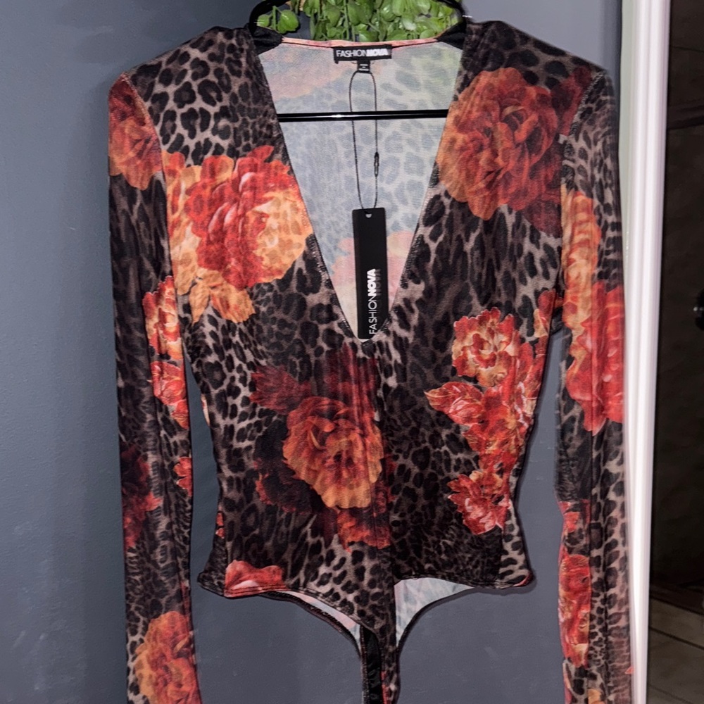 Fashion Nova Black and Red Floral Leopard Top